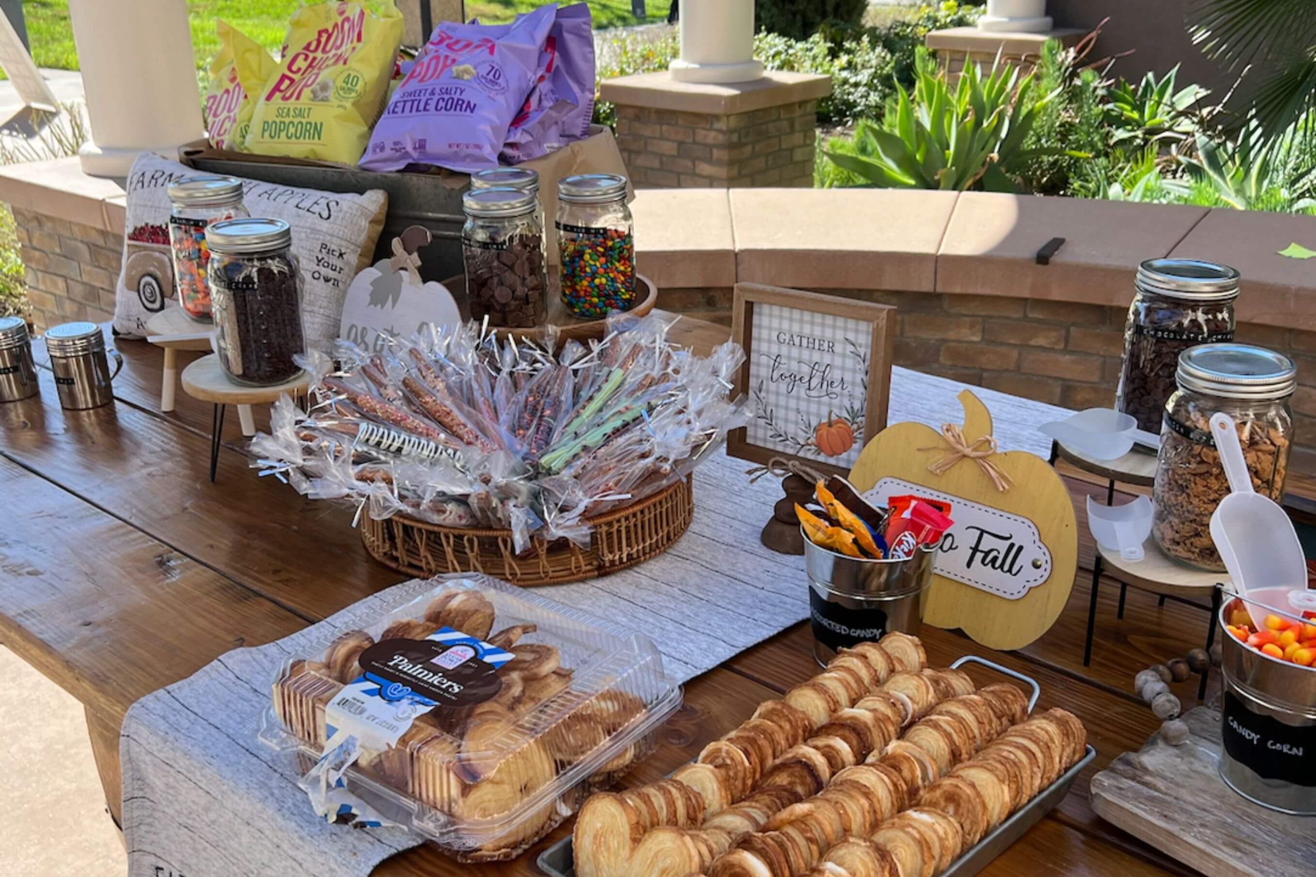table with cookies and food baskets